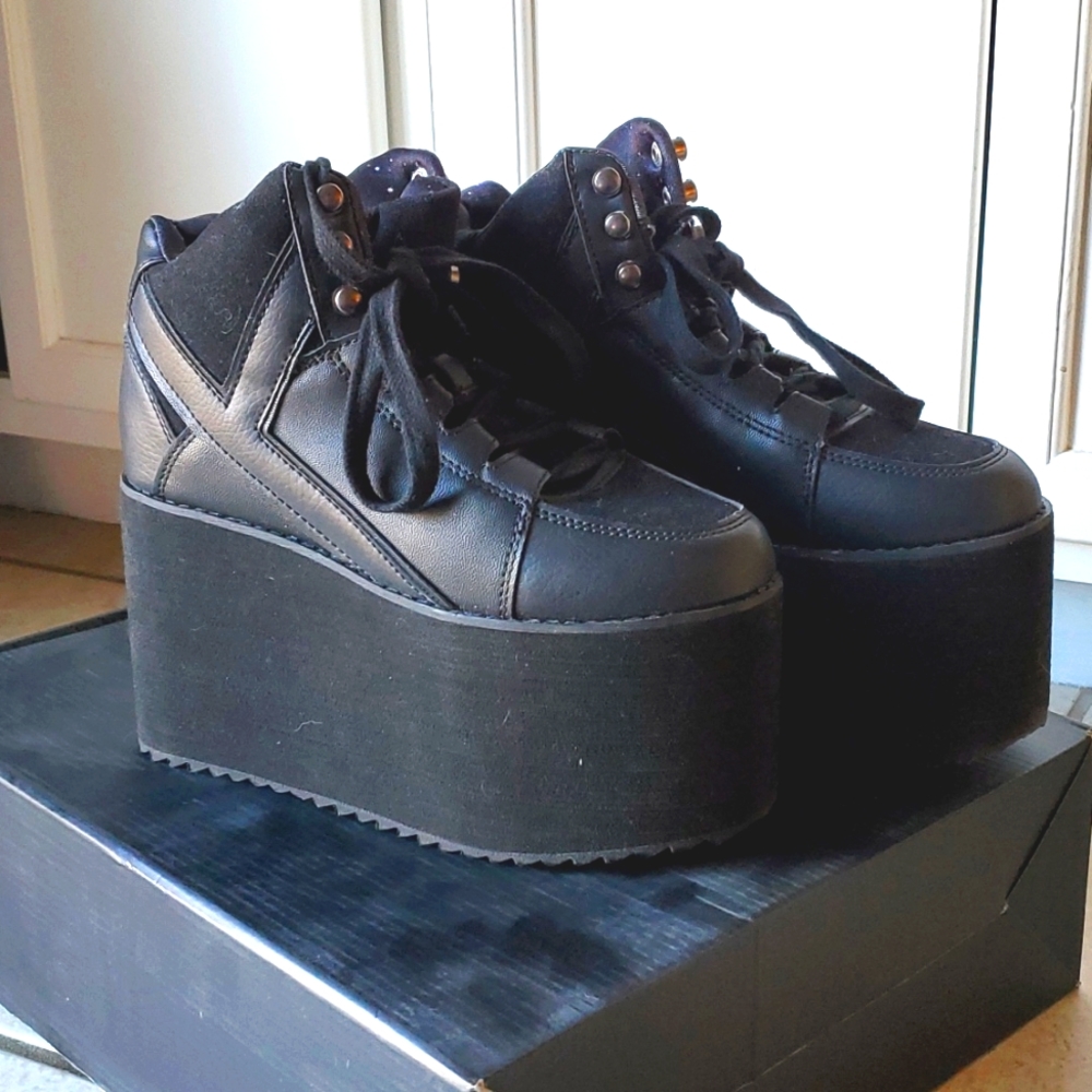 New! YRU Black Qozmo Hi Platform High-top Sneakers